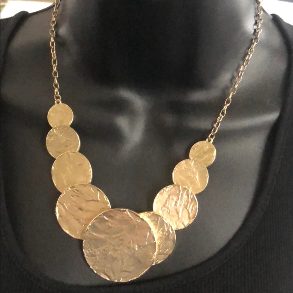 Gold fashion costume jewelry necklace